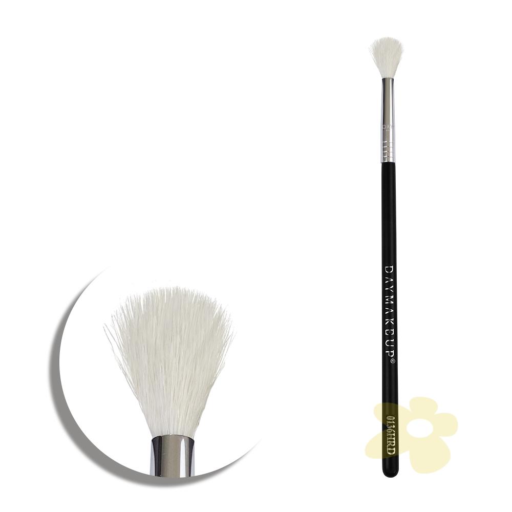O136HRD - Pincel de Esfumar de Precisão - Daymakeup