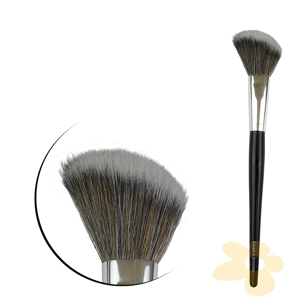 A07 Pincel Angular p/ Blush - Linha Max - Macrilan